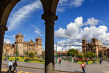 Plaza de Armas with the Cathedral and Iglesia de la Compania de Jesus church, Cuzco, UNESCO World Heritage Site, Peru, South America