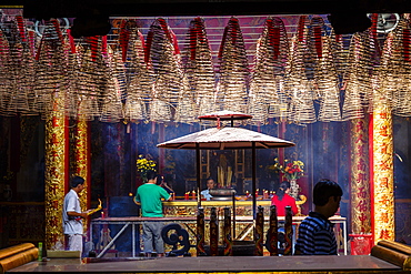 Ong Bon Pagoda in Cholon (Chinatown), Ho Chi Minh City (Saigon), Vietnam, Indochina, Southeast Asia, Asia