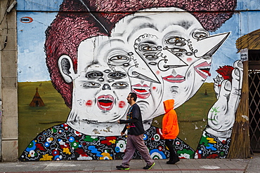 Graffiti covered wall in Barrio Yungay neighbourhood, Santiago, Chile, South America