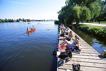 People at the Aussenalster lake in the middle of the city, Hamburg, Germany, Europe