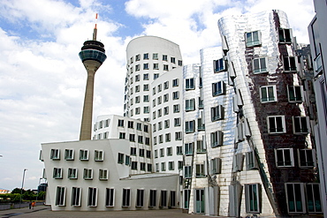 The Neuer Zollhof building by Frank Gehry at the Medienhafen (Media Harbour), Dusseldorf, North Rhine Westphalia, Germany, Europe