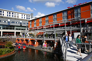 The Mailbox shopping complex with many cafes and restaurants. Birmingham, England, United Kingdom, Europe