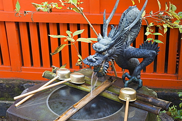 Fountain, Hakone Gongen Shrine, Hakone-Fuji, Central Honshu (Chubu), Japan, Asia