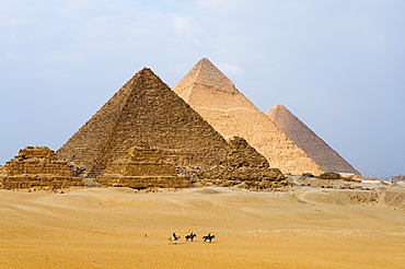 The Pyramids of Giza, Giza, UNESCO World Heritage Site, near Cairo, Egypt, North Africa, Africa