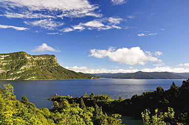 Lake Waikaremoana, Te Urewera National Park, Bay of Plenty, North Island, New Zealand, Pacific