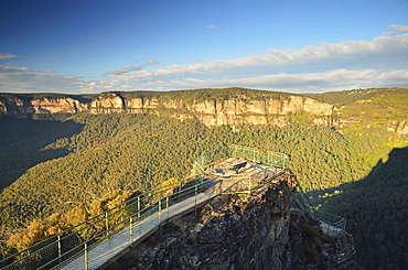 View of Grose Valley and Pulpit Rock, Blue Mountains, Blue Mountains National Park, UNESCO World Heritage Site, New South Wales, Australia, Pacific