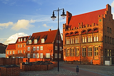 Evening scene in the old town of Wismar, UNESCO World Heritage Site, Mecklenburg-Vorpommern, Germany, Baltic Sea, Europe 