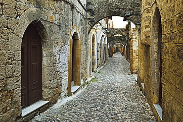 Scene from the Old Town, Rhodes City, Rhodes, Dodecanese, Greek Islands, Greece, Europe