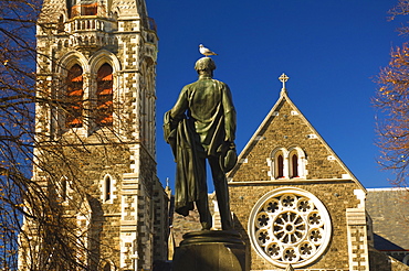 Cathedral and statue of John Robert Godley (founder of Canterbury), Cathedral Square, Christchurch, Canterbury, South Island, New Zealand, Pacific