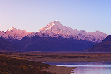 Lake Pukaki and Mount Cook, Southern Alps, Canterbury, South Island, New Zealand, Pacific