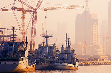 Boats on the Huangpu River, Shanghai, China, Asia