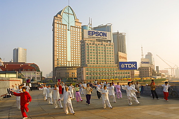 Morning exercise, The Bund, Huangpu, Shanghai, China, Asia