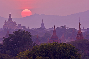 Sunset, Bagan (Pagan), Myanmar (Burma), Asia