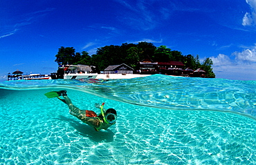 Skindiving, Skin diver, split image, Malaysia, Pazifik, Pacific ocean, Borneo, Sipadan