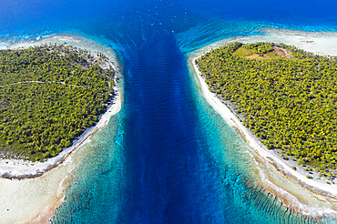 Almonu Pass of Apataki Atoll, Tuamotu Archipel, French Polynesia