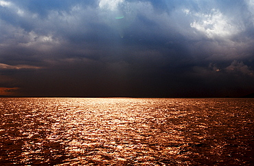 Thunderstorm over the sea, Ecuador, South America, Gal?pagos, Galapagos, Island, Plaza Sur