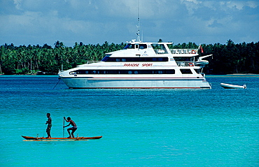 Diving Liveaboard Paradise Sport, Papua New Guinea, Pacific ocean