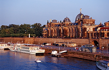 Bruehlschen Terrassen und Kunstakademie, Germany, Dresden