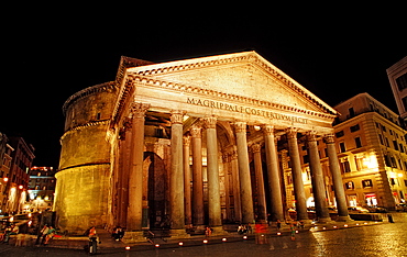 Pantheon, Italy, Rome, Piazza della Rotonda