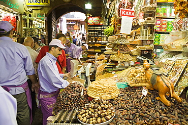 Main Passage at Egyptian Bazaar, Istanbul, Turkey