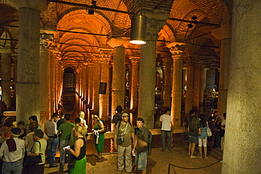 Tourists at Yerebatan Sarayi Cistern, Istanbul, Turkey