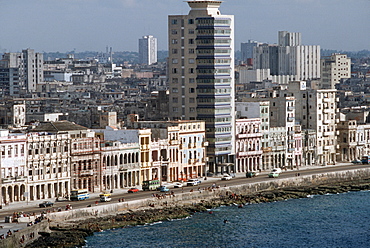 Avenida Maceo, commonly called the Malecon Havana's famous seaside drive constructed in 1902, Habana Vieja, Havana, Cuba