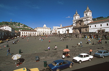 The Monastery of San Francisco 1534 to 1600 the largest colonial building in Quito the main facade on Plaza San Francisco, Old Town area, Quito, Ecuador