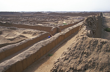 Chimu Culture Chan Chan, 1300-1468AD, capital of empire and world's largest adobe city covering 20 sqkm near Trujillo the walls of Palacio Tschuldi, Peru