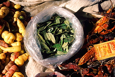 Chincheros a traditional indian village near Cuzco with its produce and craft market selling coca leaves and corn, Highlands, Peru