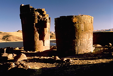 Aymara Culture, 1000AD pre-Inca, tombs called Chullpas at Sillustani near Puno, Lake Titicaca, Peru