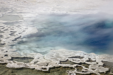 Artemesia Geyser Pool, Yellowstone National Park, UNESCO World Heritage Site, Wyoming, United States of America, North America