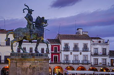 Francisco Pizarro statue in the Plaza Mayor, Trujillo, Caceres, Extremadura, Spain, Europe