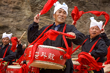 Waist Drum performance at Hukou Waterfall on the Yellow River in Shaanxi Province, China, Asia