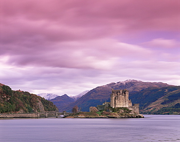 Eilean Donan castle, Dornie, Lochalsh (Loch Alsh), Highlands, Scotland, United Kingdom, Europe