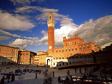 Palazzo Pubblico on the Piazza del Campo, Siena, UNESCO World Heritage Site, Tuscany, Italy, Europe