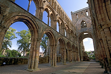 Three storey nave, Jedburgh Abbey, best preserved of the Borders abbeys, Jedburgh, Roxburghshire, Scottish Borders, Scotland, United Kingdom, Europe