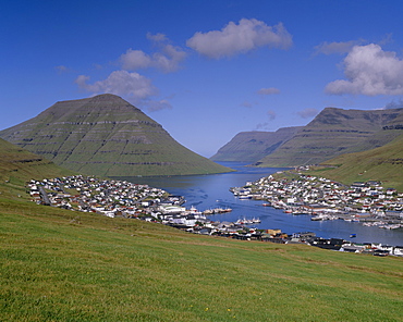 Klaksvik town and harbour with Kunoy island on the left, Bordoy Island (Nordoyar), Faroe Islands (Faroes), Denmark, Europe