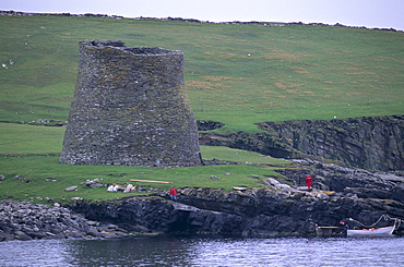 Mousa Broch, best preserved of all brochs, standing 12-13 m high, in perfect state, due to its isolation, Mousa Island, Shetland Islands, Scotland, United Kingdom, Europe