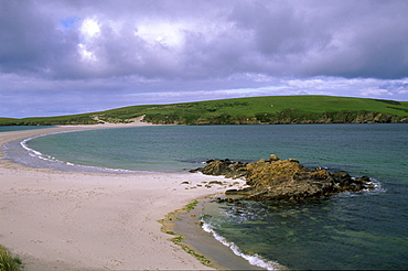 St. Ninian Isle sand tombolo, connecting St. Ninian to Mainland, South Mainland, Shetland Islands, Scotland, United Kingdom, Europe