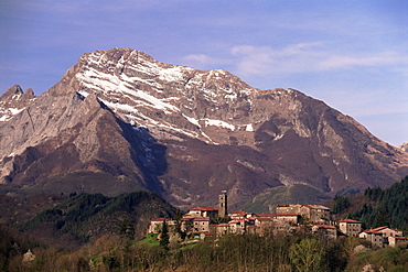 Village of Niciano and Monte Pisanino, Apuane Alps, Tuscany, Italy, Europe