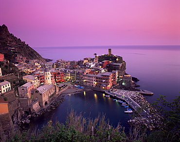 Vernazza harbour at dusk, Vernazza, Cinque Terre, UNESCO World Heritage Site, Liguria, Italy, Europe