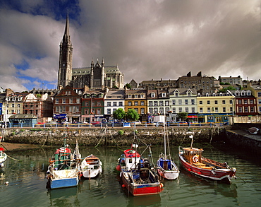 Cobh harbour and St. Colman's cathedral, Cobh (Cork), County Cork, Munster, Republic of Ireland (Eire), Europe