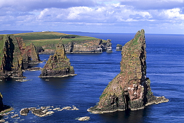 Sea stacks at Duncansby Head, near John O'Groats, north-west tip of Scotland, Caithness, Scotland, United Kingdom, Europe