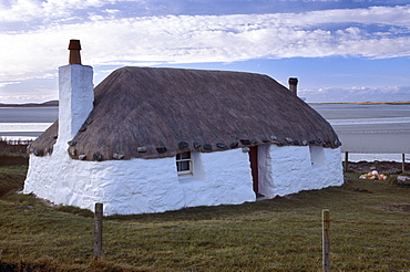 Thatched house, Berneray, North Uist, Outer Hebrides, Scotland, United Kingdom, Europe