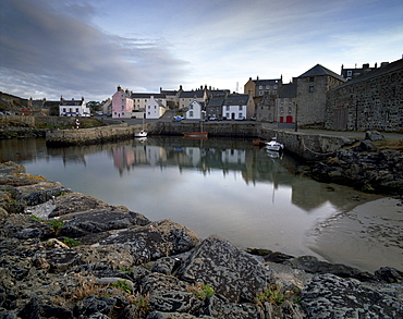 Old stone harbour dating from the 17th-century, Portsoy, near Banff, Morayshire, Scotland, United Kingdom, Europe