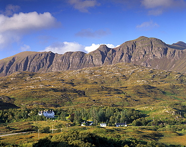 Lochassynt lodge, near Loch Assynt, and Quinag massif of Torridonian sandstone, Sutherland, Highland region, Scotland, United Kingdom, Europe