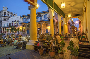 Plaza Vieja, Havana, Cuba, West Indies, Caribbean, Central America