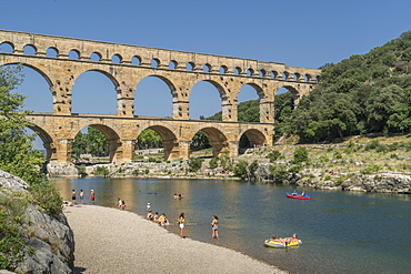 The Pont du Gard aqueduct, UNESCO World Heritage Site, Gard, Occitanie, France, Europe