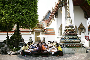 Foot Massage, Wat Po, Bangkok, Thailand, Southeast Asia, Asia