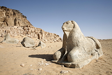 The Temple of Amun and the holy mountain of Jebel Barkal (Gebel Barkal), UNESCO World Heritage Site, Karima, Sudan, Africa